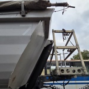 foto 42t/29m3 Kipp-auflieger wanne dumper MEILLER KISA3 hardox Segel
